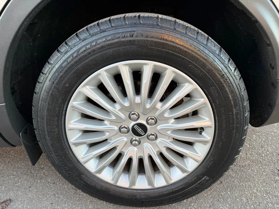 2019 Lincoln Nautilus - Image 10 of 12