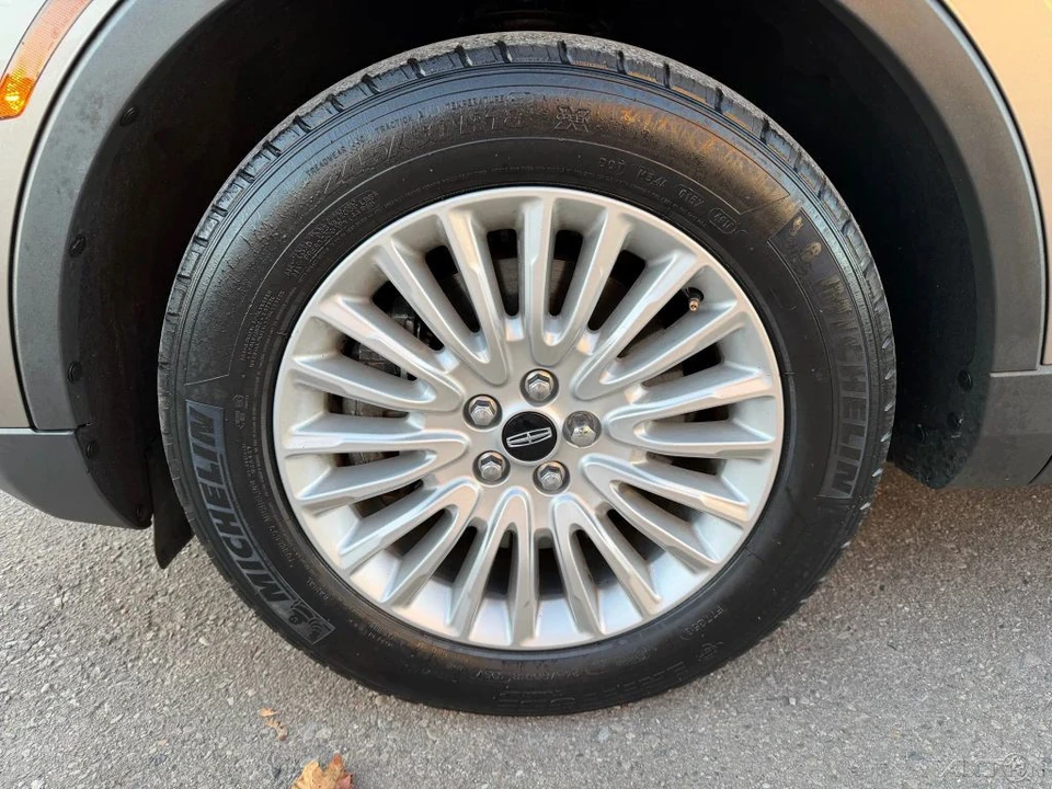 2019 Lincoln Nautilus - Image 9 of 12
