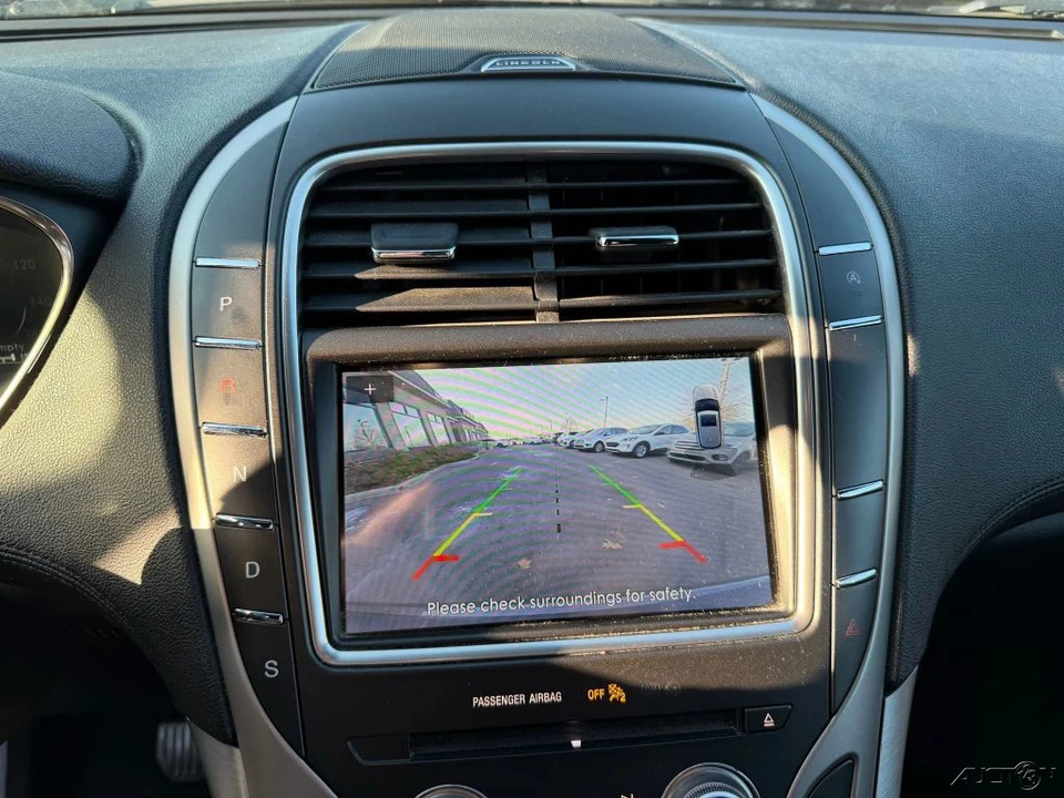 2019 Lincoln Nautilus - Image 18 of 21