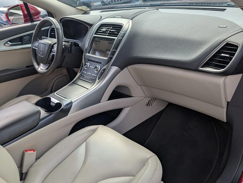 2019 Lincoln Nautilus - Image 16 of 21