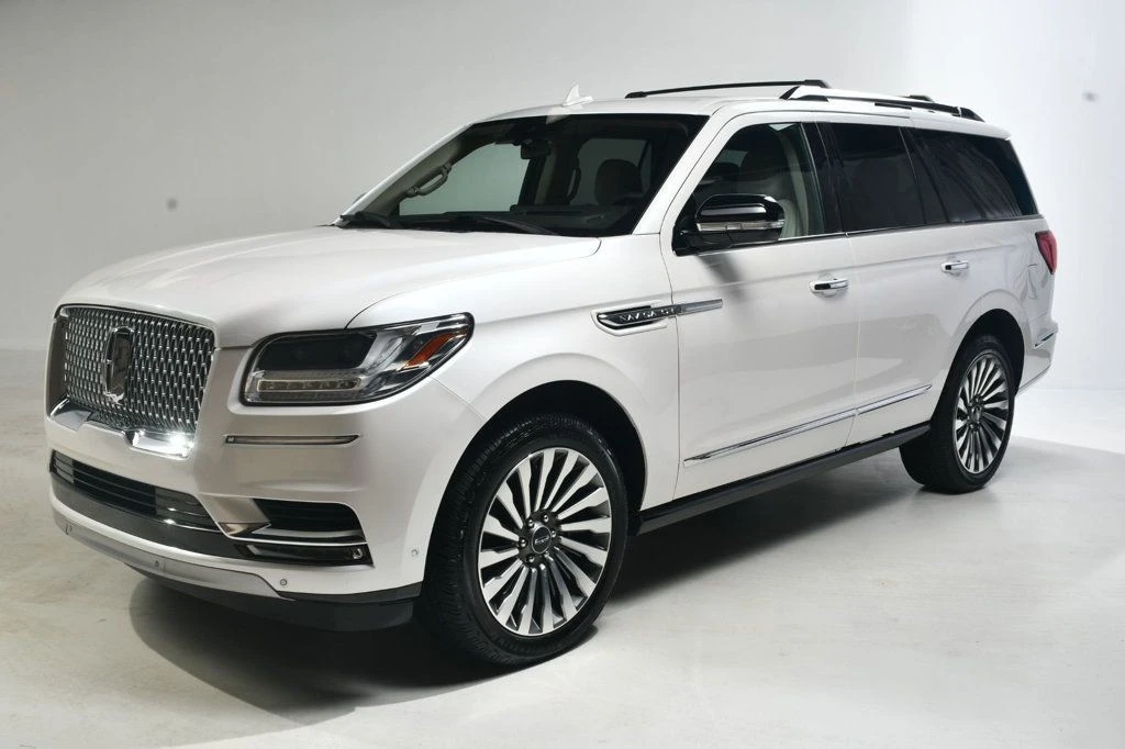 2019 Lincoln Navigator 4th Gen - Image 2 of 12
