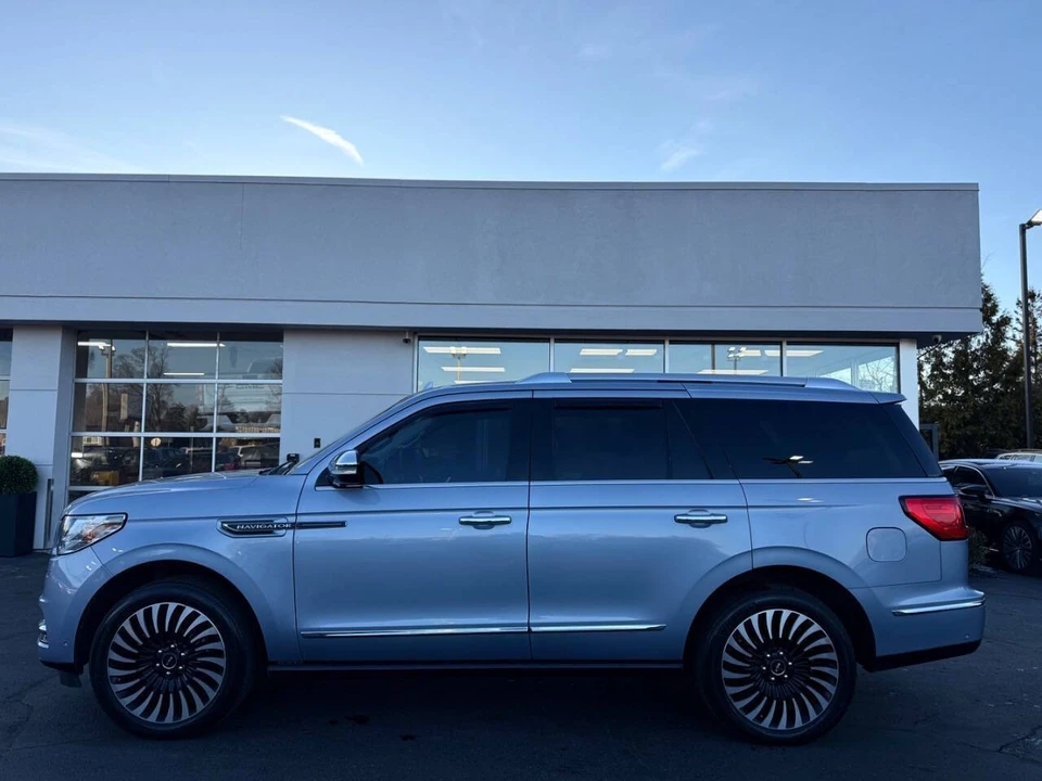 2019 Lincoln Navigator 4th Gen - Image 2 of 21