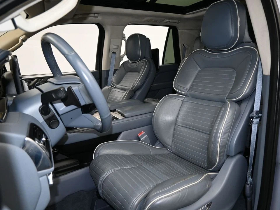 2019 Lincoln Navigator 4th Gen - Image 10 of 12