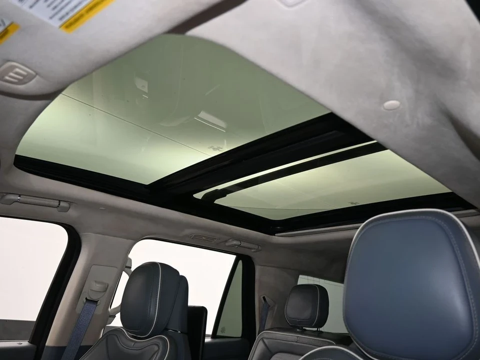 2019 Lincoln Navigator 4th Gen - Image 11 of 12
