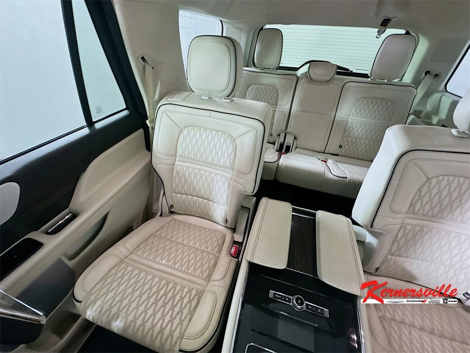 2019 Lincoln Navigator 4th Gen - Image 10 of 21