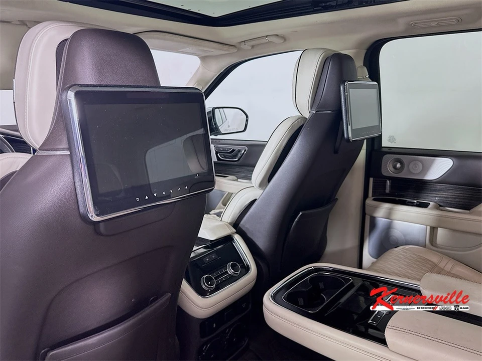 2019 Lincoln Navigator 4th Gen - Image 10 of 21