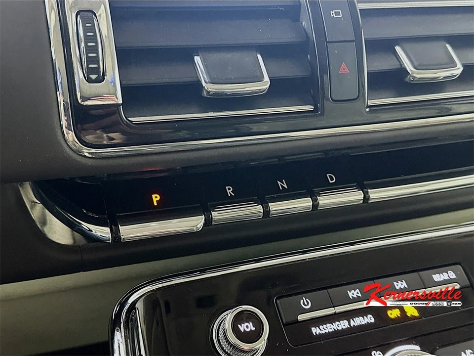 2019 Lincoln Navigator 4th Gen - Image 14 of 21
