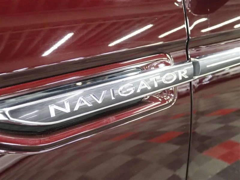 2019 Lincoln Navigator 4th Gen - Image 9 of 12