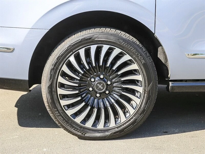 2019 Lincoln Navigator 4th Gen - Image 14 of 21