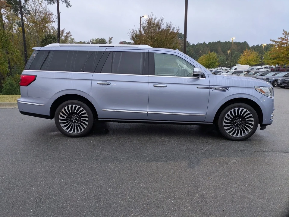 2019 Lincoln Navigator 4th Gen - Image 3 of 12