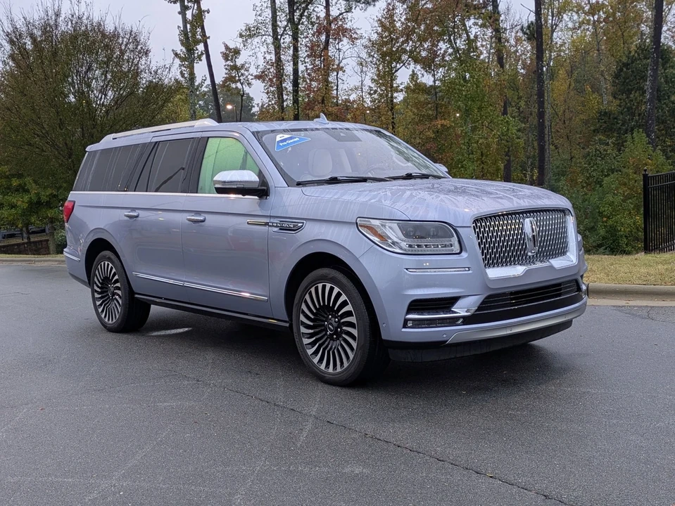 2019 Lincoln Navigator 4th Gen - Image 2 of 12