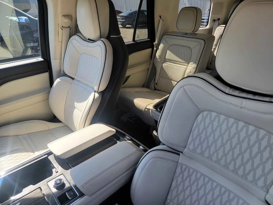 2019 Lincoln Navigator 4th Gen - Image 4 of 8