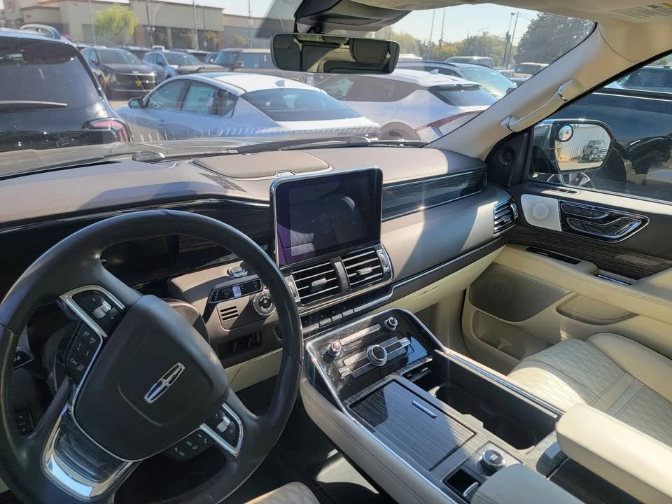 2019 Lincoln Navigator 4th Gen - Image 3 of 8