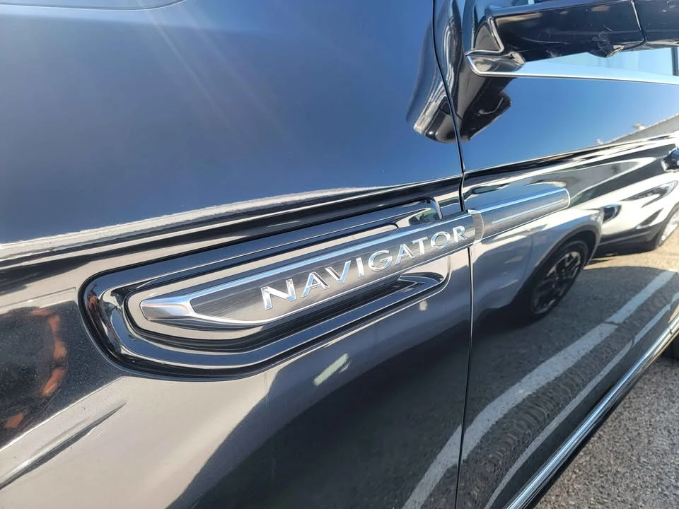 2019 Lincoln Navigator 4th Gen - Image 2 of 8