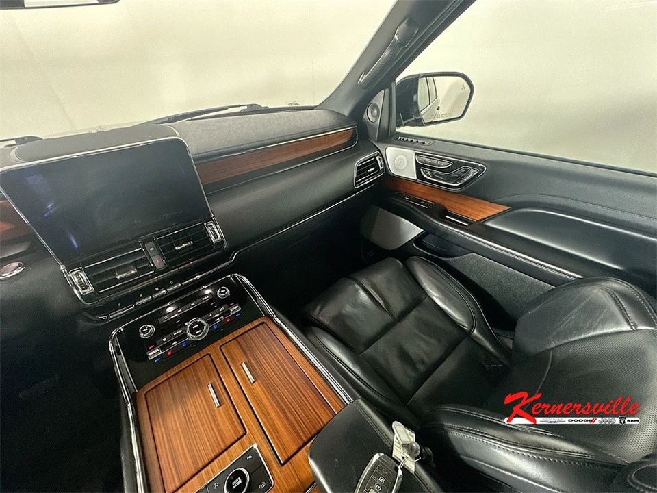 2019 Lincoln Navigator 4th Gen - Image 11 of 21