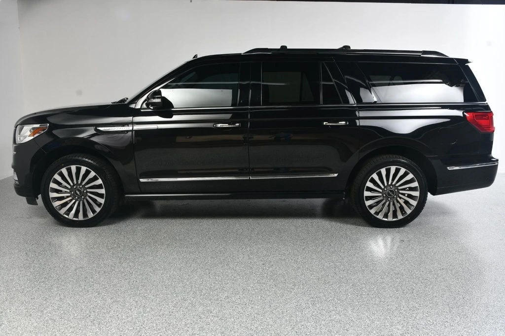2019 Lincoln Navigator 4th Gen - Image 3 of 12