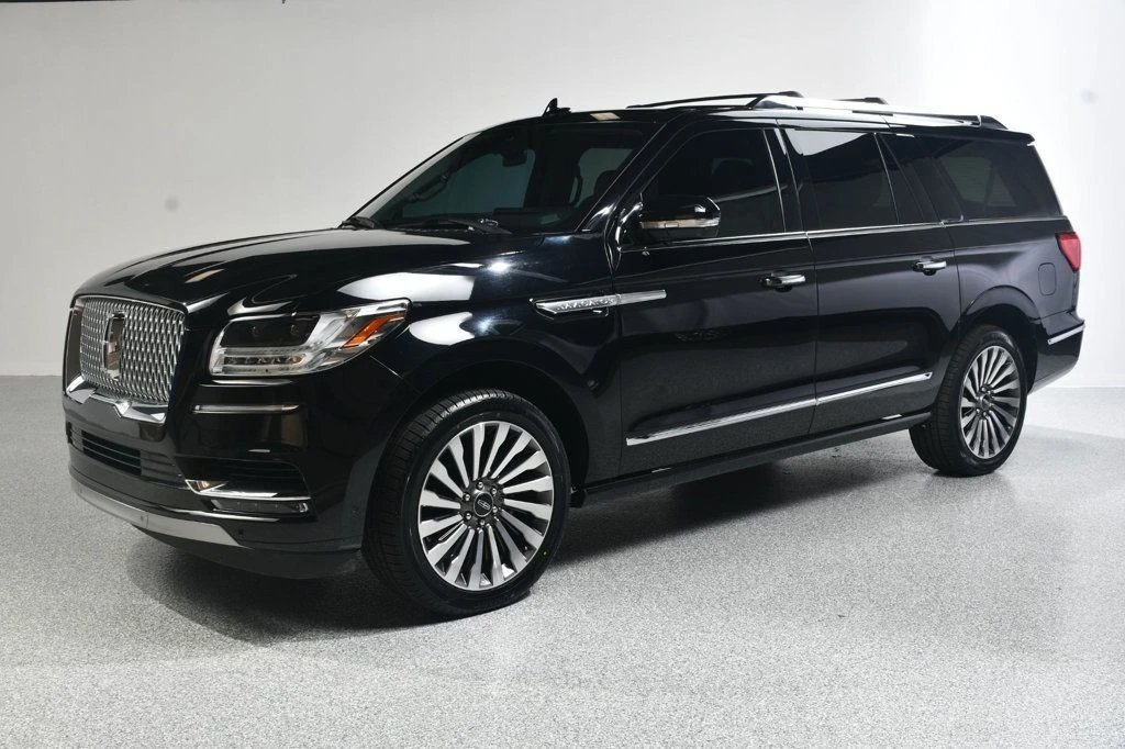 2019 Lincoln Navigator 4th Gen - Image 2 of 12