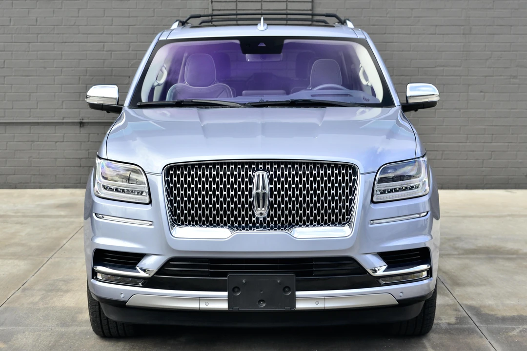 2019 Lincoln Navigator 4th Gen - Image 2 of 31