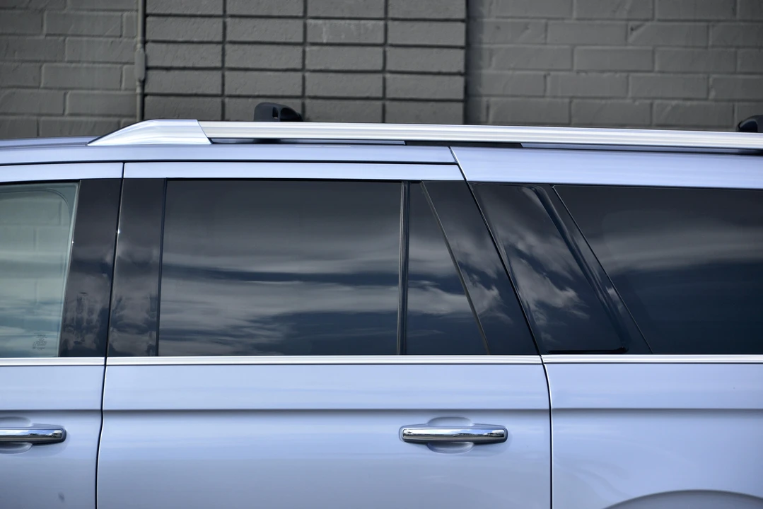 2019 Lincoln Navigator 4th Gen - Image 24 of 31