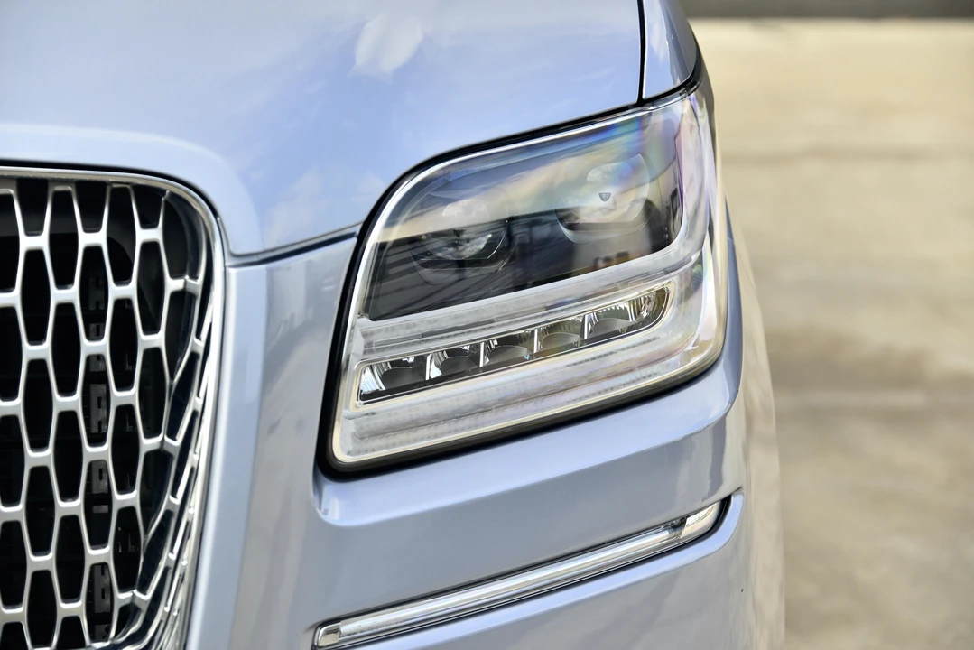 2019 Lincoln Navigator 4th Gen - Image 19 of 31