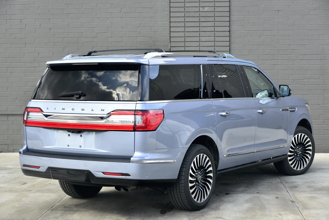 2019 Lincoln Navigator 4th Gen - Image 10 of 31