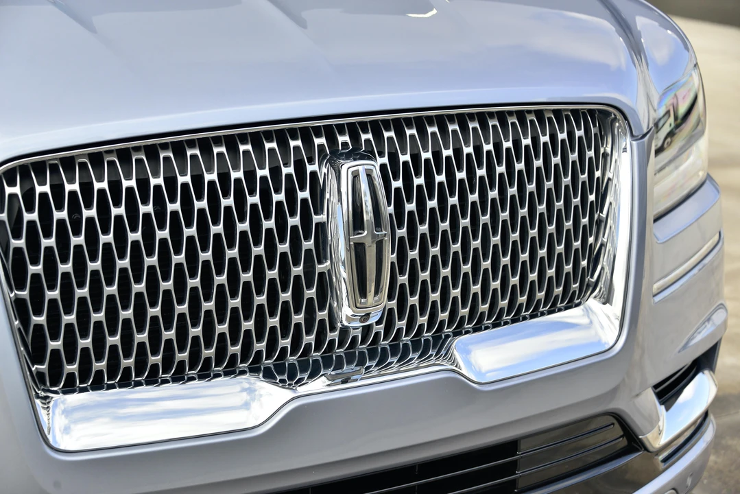 2019 Lincoln Navigator 4th Gen - Image 15 of 31