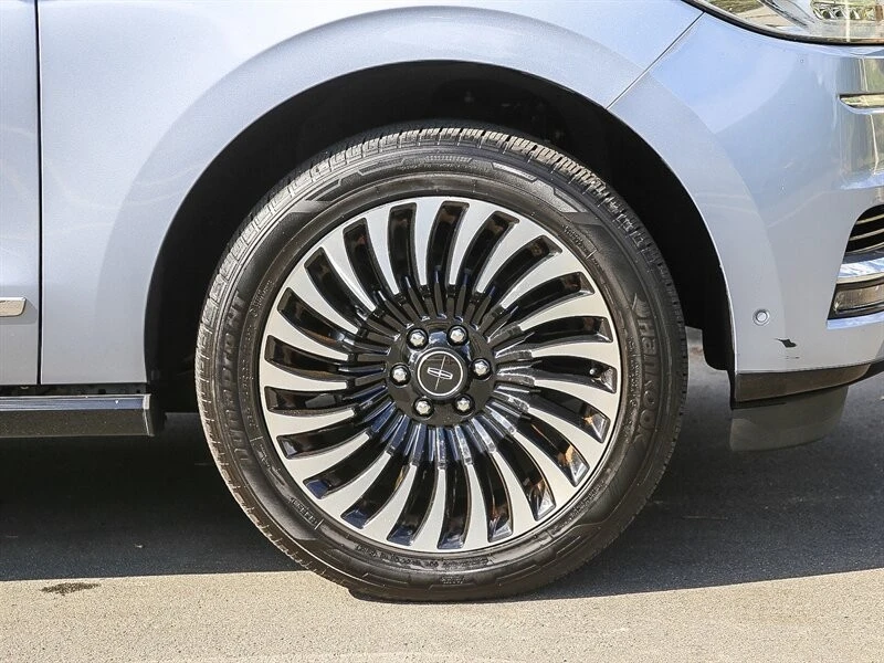 2019 Lincoln Navigator 4th Gen - Image 12 of 21
