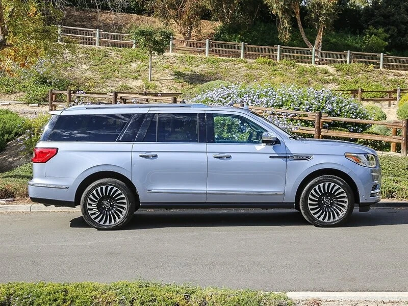 2019 Lincoln Navigator 4th Gen - Image 8 of 21