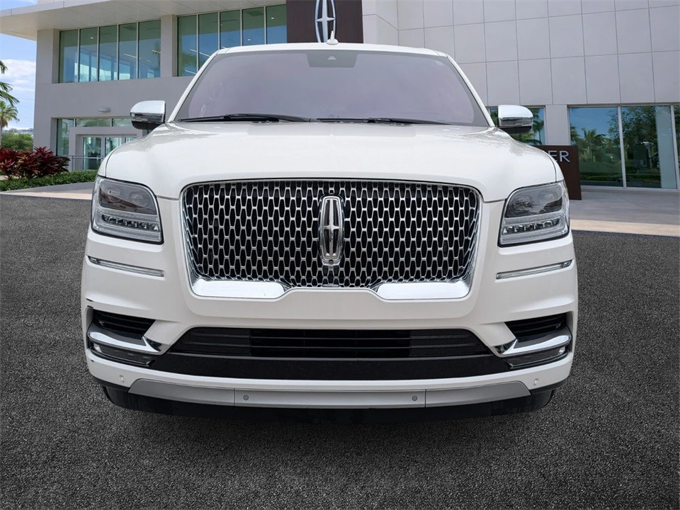 2019 Lincoln Navigator 4th Gen - Image 2 of 12