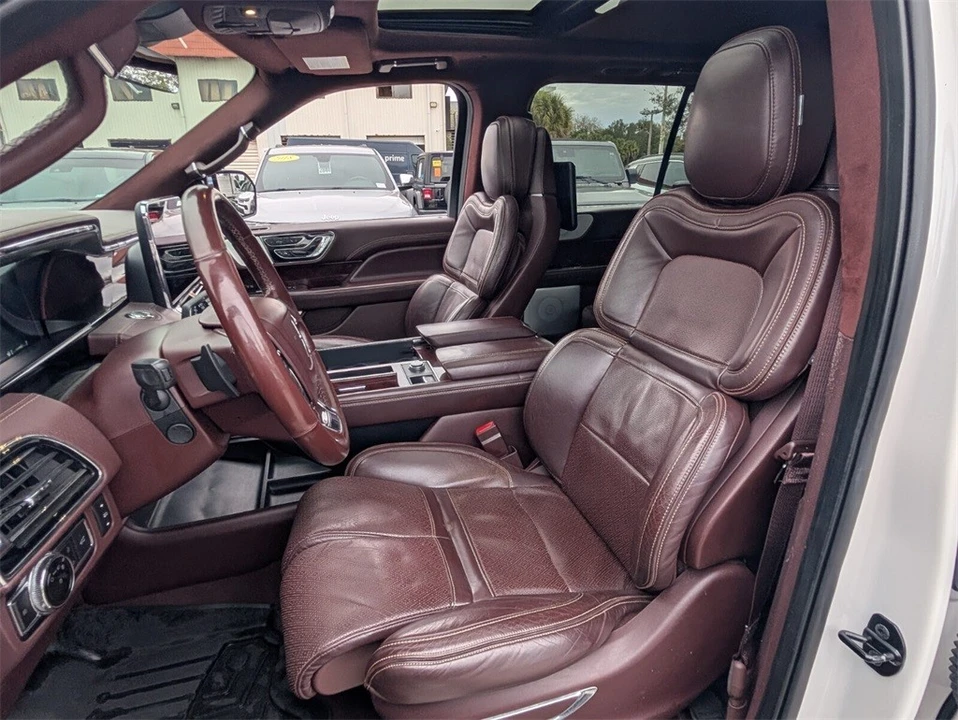 2019 Lincoln Navigator 4th Gen - Image 11 of 12