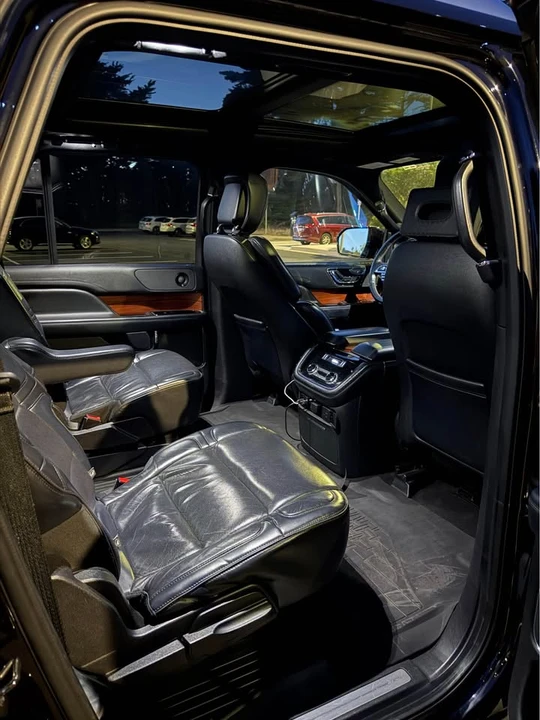 2019 Lincoln Navigator 4th Gen - Image 8 of 9