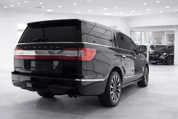 2019 Lincoln Navigator 4th Gen - Image 2 of 9