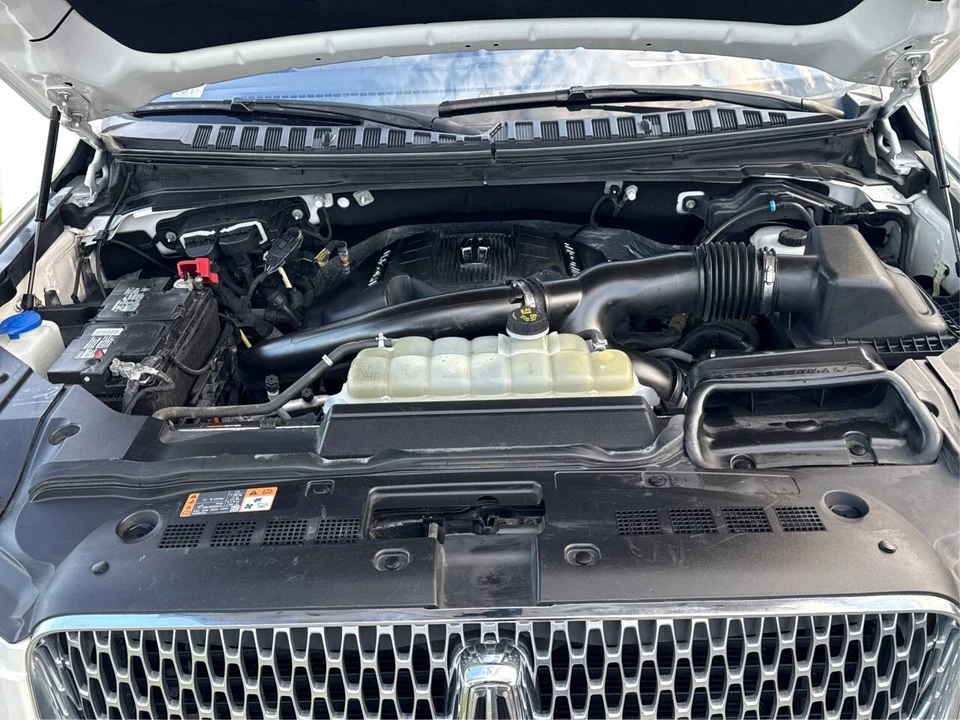 2019 Lincoln Navigator 4th Gen - Image 13 of 21
