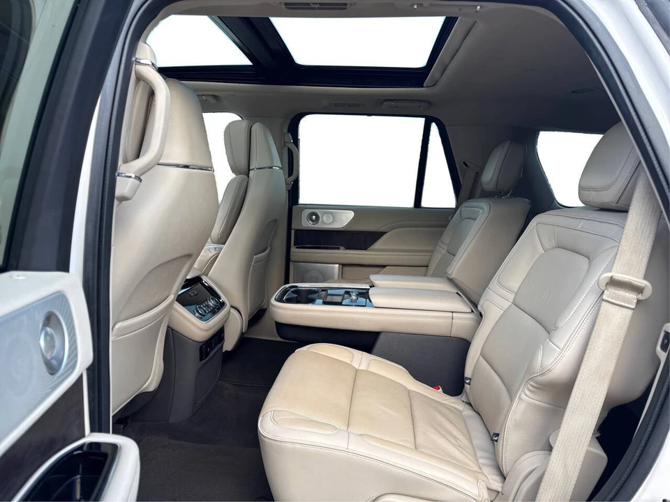 2019 Lincoln Navigator 4th Gen - Image 10 of 21