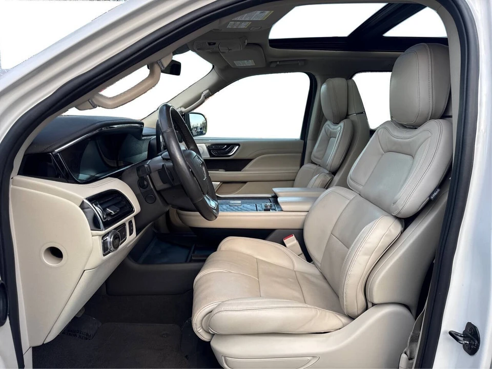 2019 Lincoln Navigator 4th Gen - Image 9 of 21