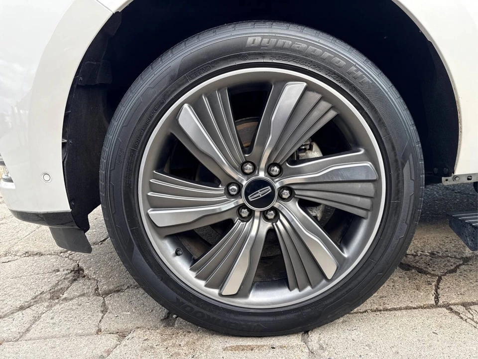 2019 Lincoln Navigator 4th Gen - Image 18 of 21