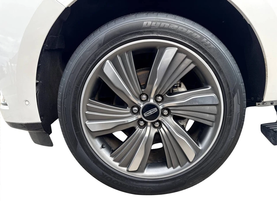 2019 Lincoln Navigator 4th Gen - Image 16 of 21