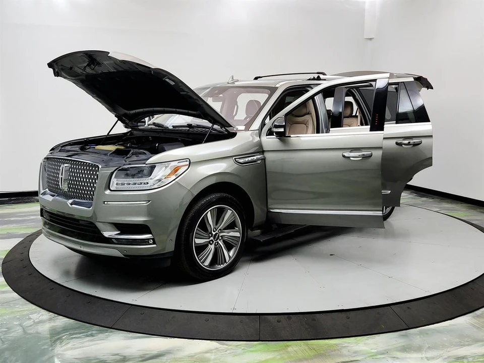 2019 Lincoln Navigator 4th Gen - Image 9 of 21