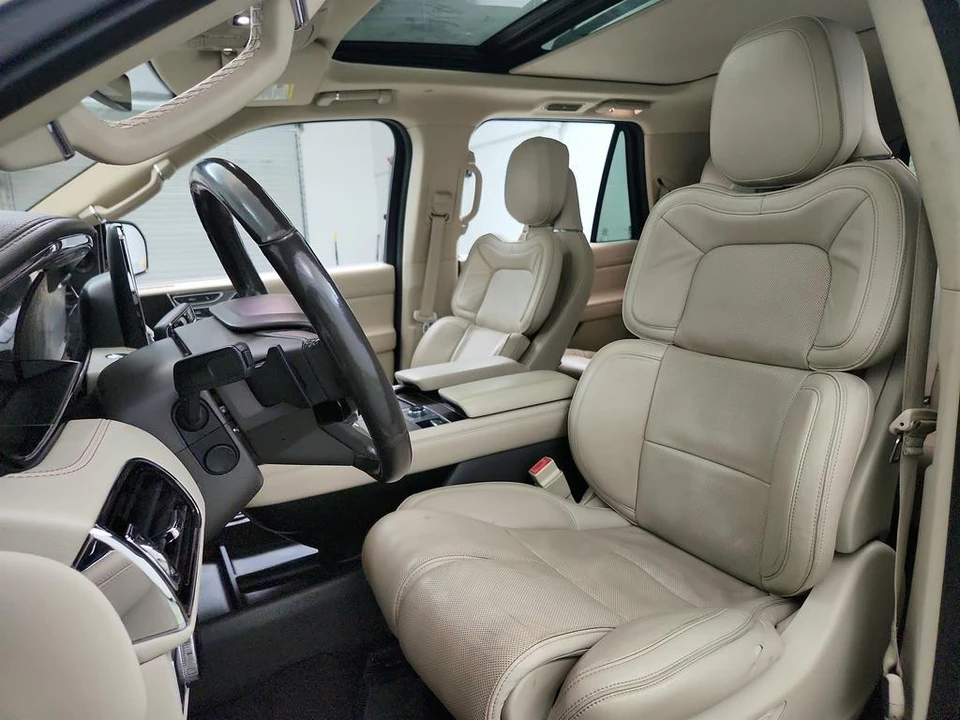 2019 Lincoln Navigator 4th Gen - Image 14 of 21