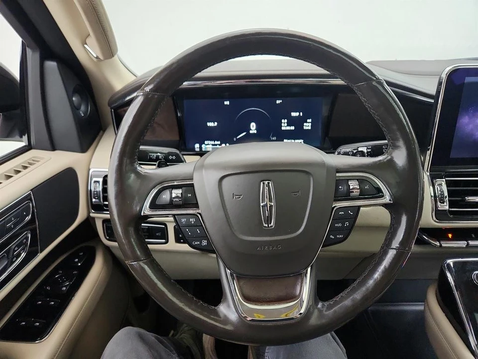 2019 Lincoln Navigator 4th Gen - Image 18 of 21