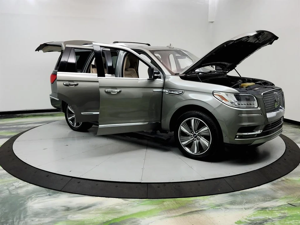2019 Lincoln Navigator 4th Gen - Image 10 of 21
