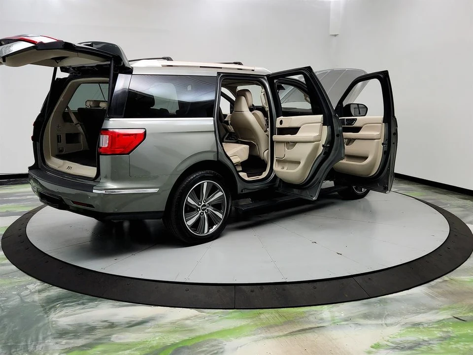 2019 Lincoln Navigator 4th Gen - Image 11 of 21