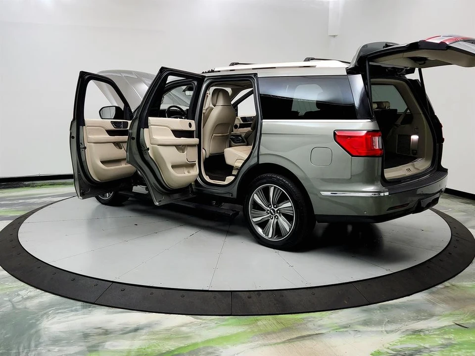 2019 Lincoln Navigator 4th Gen - Image 12 of 21