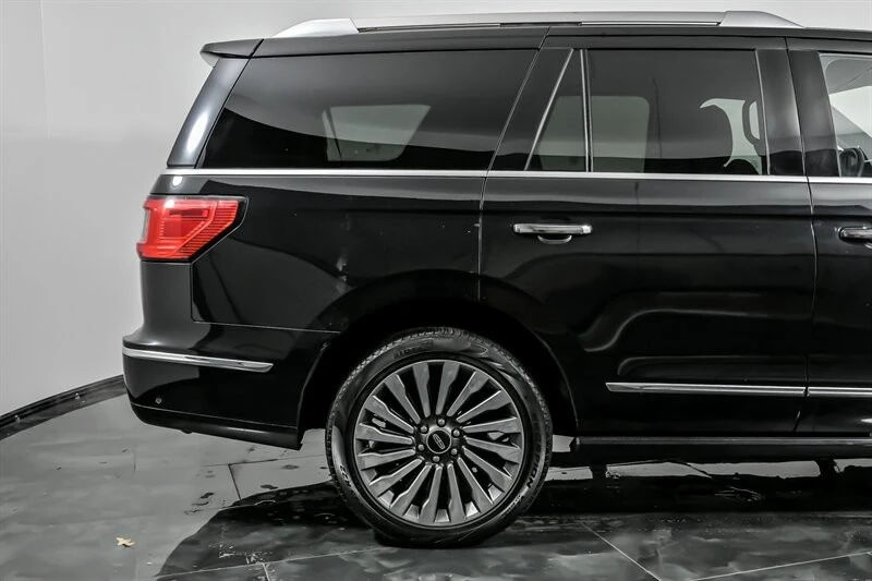 2019 Lincoln Navigator 4th Gen - Image 11 of 21