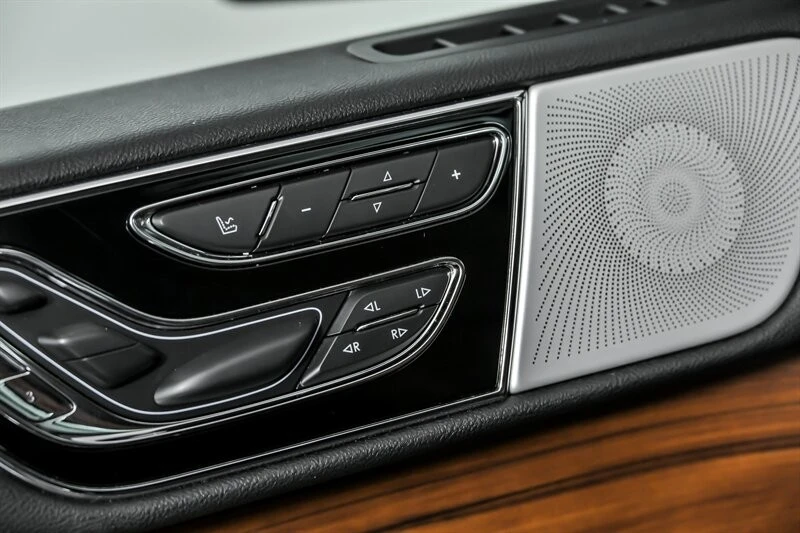 2019 Lincoln Navigator 4th Gen - Image 16 of 21
