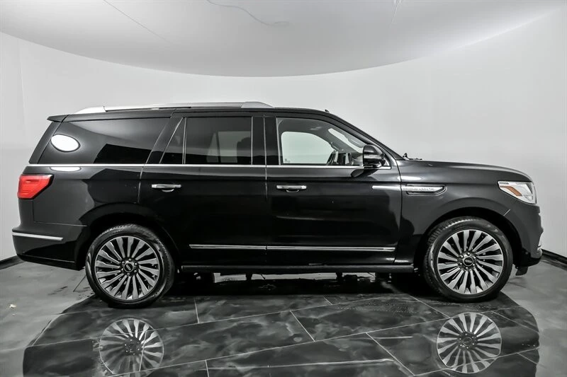 2019 Lincoln Navigator 4th Gen - Image 12 of 21