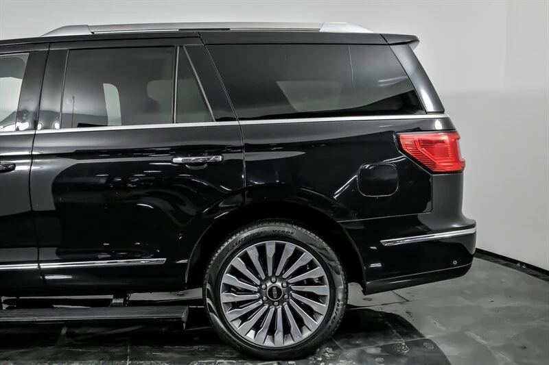 2019 Lincoln Navigator 4th Gen - Image 8 of 21