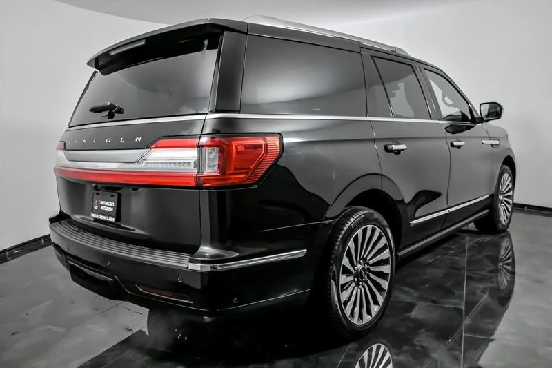2019 Lincoln Navigator 4th Gen - Image 10 of 21