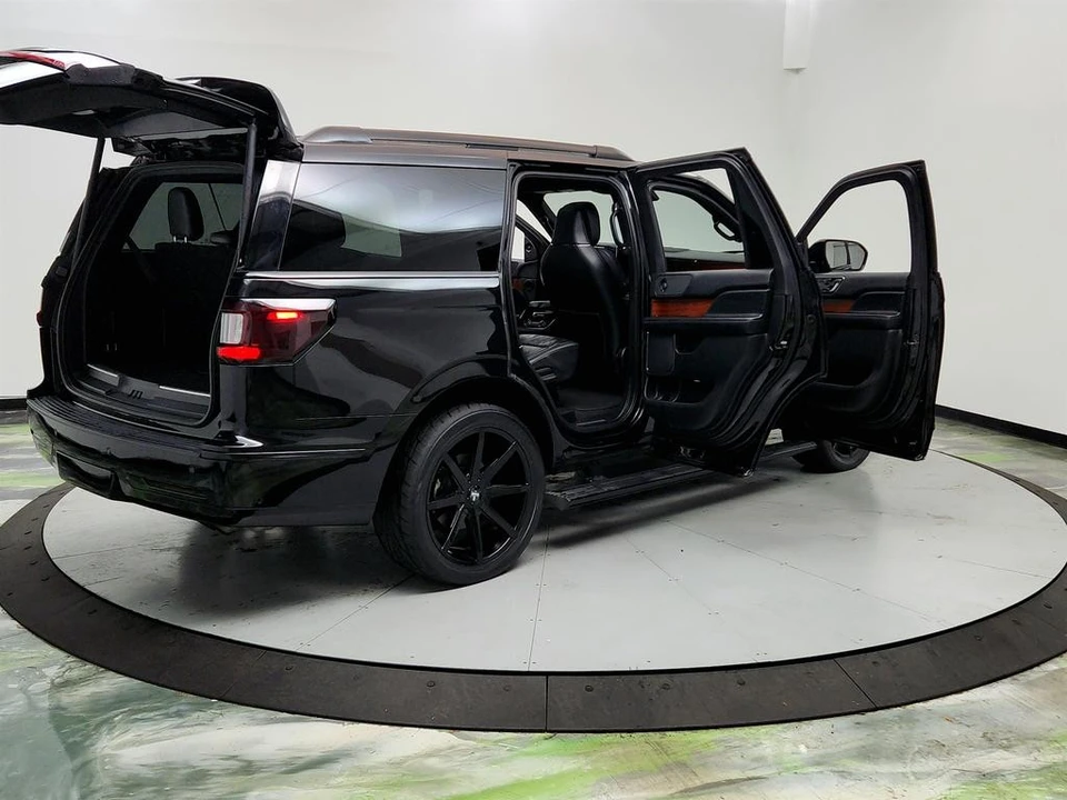 2019 Lincoln Navigator 4th Gen - Image 11 of 12