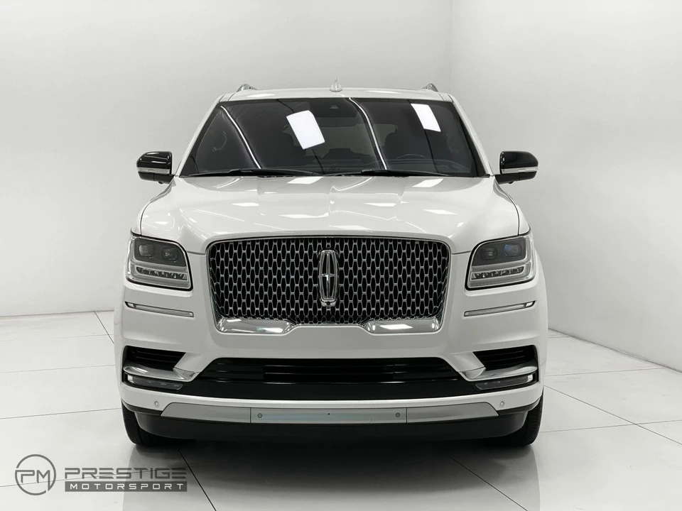 2019 Lincoln Navigator 4th Gen - Image 2 of 12